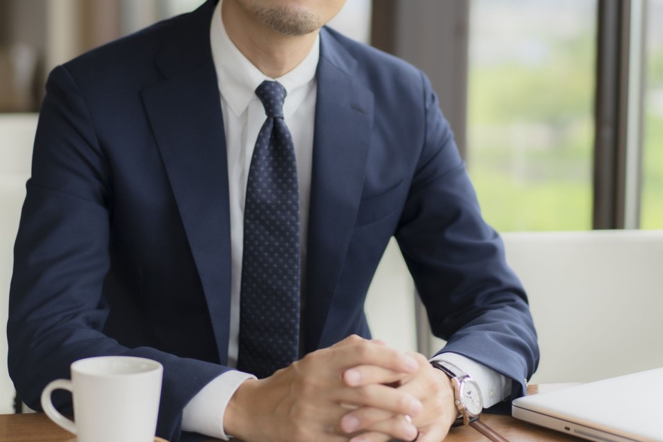 メーカー初任給の真実知られざる裏側と未来への挑戦
